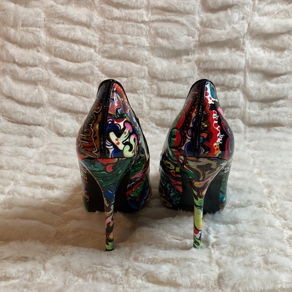 Steve Madden X Keisha Cole Graffiti Pumps - Picture 3 of 5